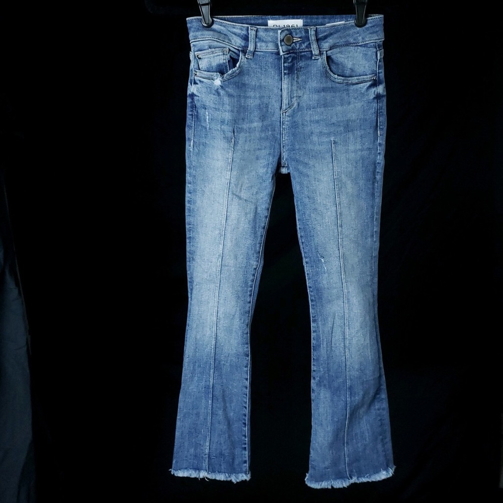 DL1961 Lara Cropped Flare Jean